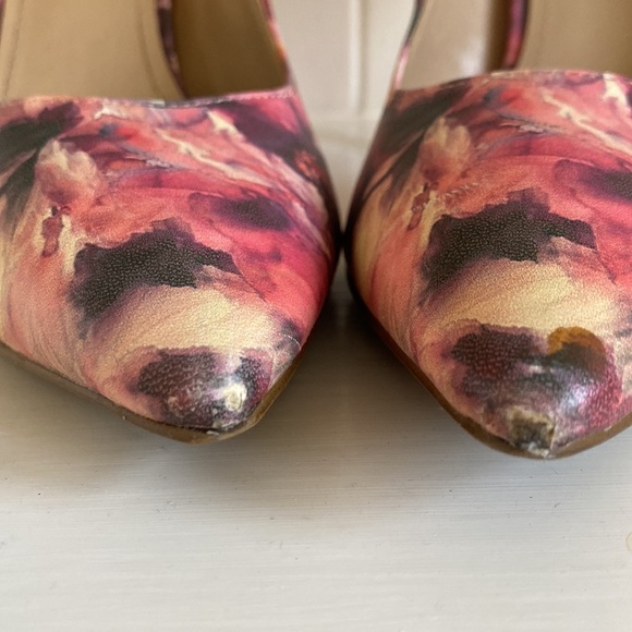 BCBGeneration 4” Stiletto - 9.5 - Picture 8 of 8